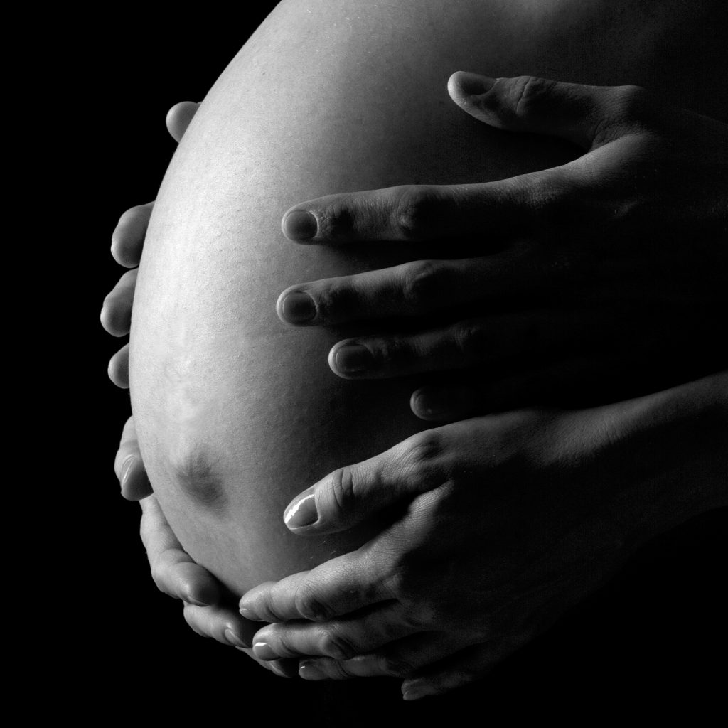 Babybauch Schewangerschaftsfotografie Fotostudio schwanger Schwangerschaft Mülheim